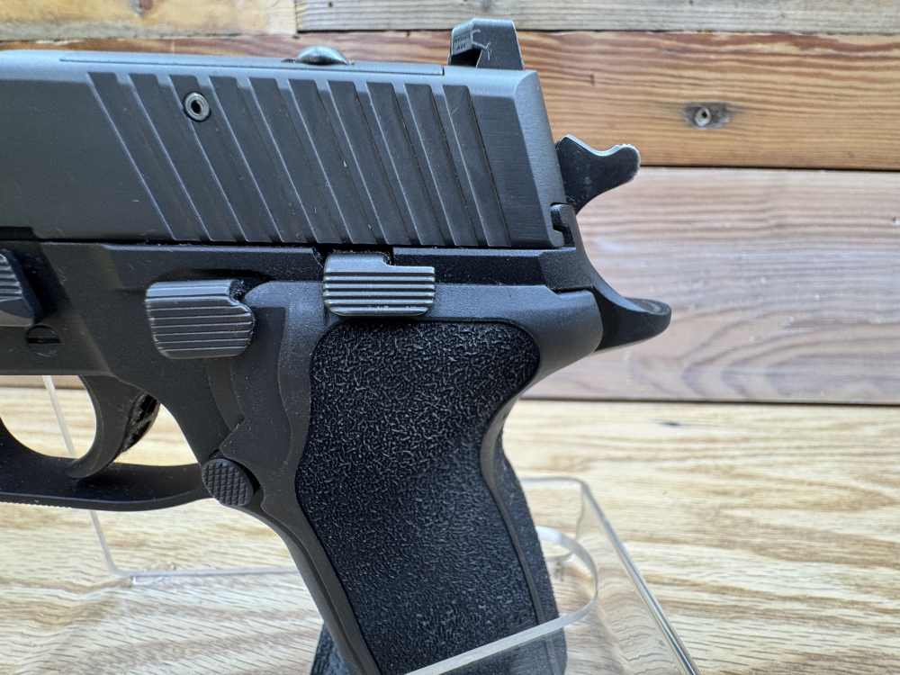 SIG SAUER P229 ELITE 9mm Semi-Auto Pistol - PENNY START! NO RESERVE!-img-3