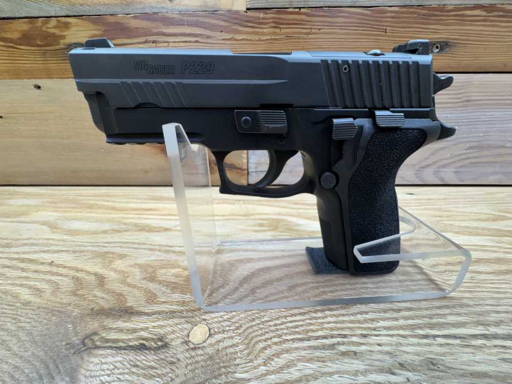 SIG SAUER P229 ELITE 9mm Semi-Auto Pistol - PENNY START! NO RESERVE!-img-1