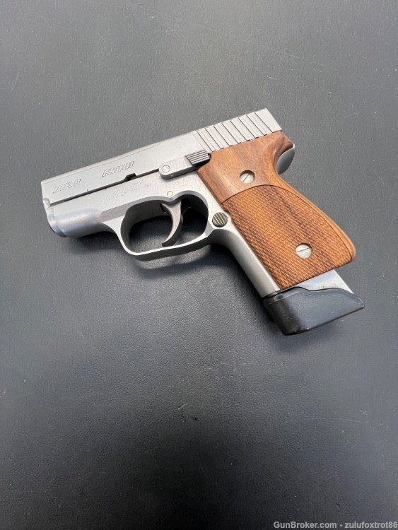 Kahr MK9 Stainless Walnut Grips Like new!-img-3
