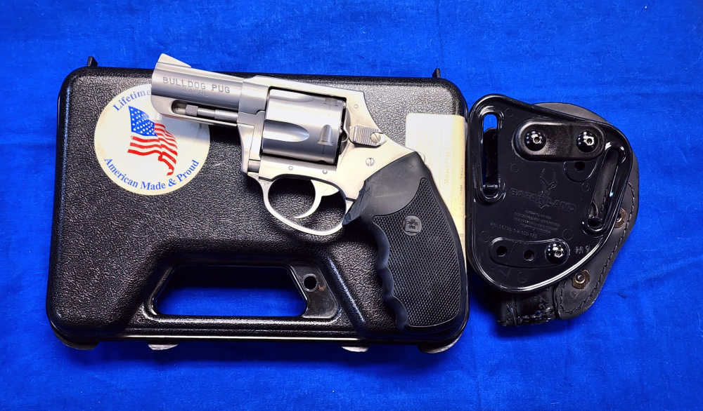 CHARTER ARMS BULLDOG PUG .44 SPL 2.5" IN BOX W/ SAFARILAND HOLSTER-img-1