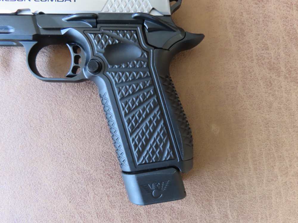WILSON COMBAT SFX9 9MM, 2 MAGS, ORG CASE, TRIJICON SRO-img-3