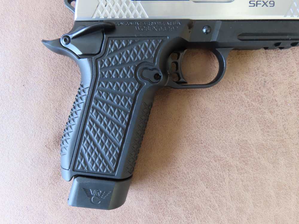 WILSON COMBAT SFX9 9MM, 2 MAGS, ORG CASE, TRIJICON SRO-img-7