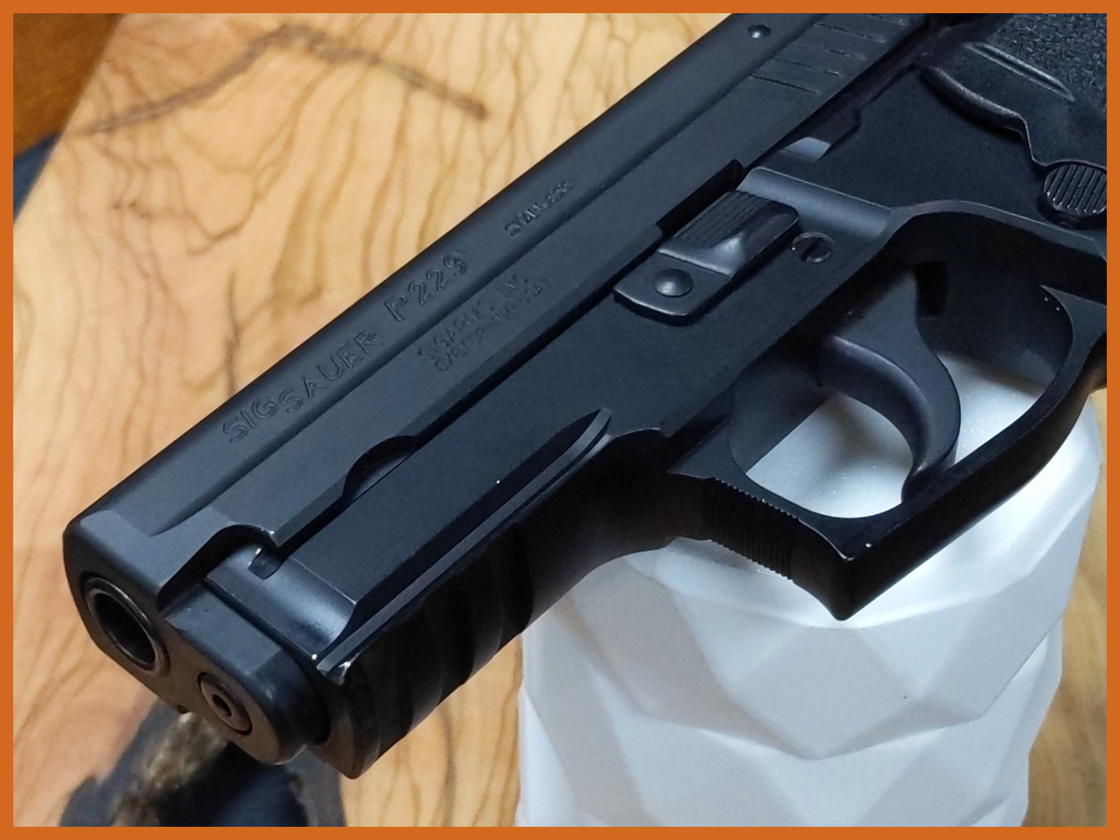 SIG Sauer P229 40 Smith & Wesson Railed-img-12