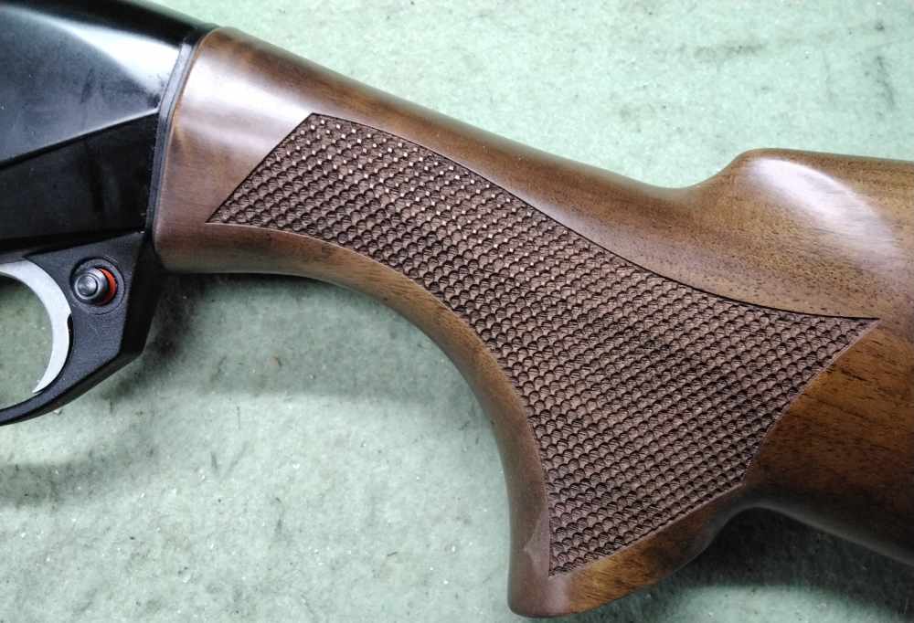 Benelli Montefeltro 12GA 28" NEW IN BOX Inertia Driven Walnut 3 Chokes-img-5