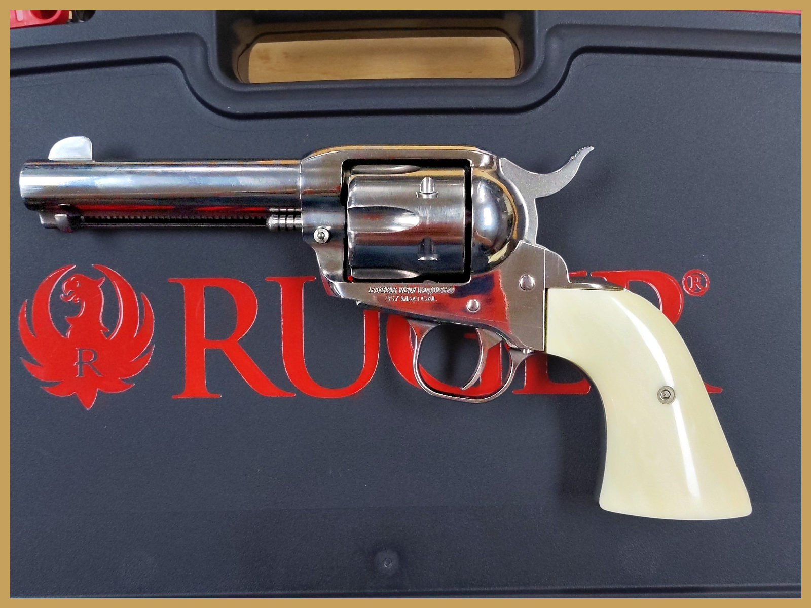 Ruger New Vaquero 357 Magnum High-Gloss Stainless-img-1