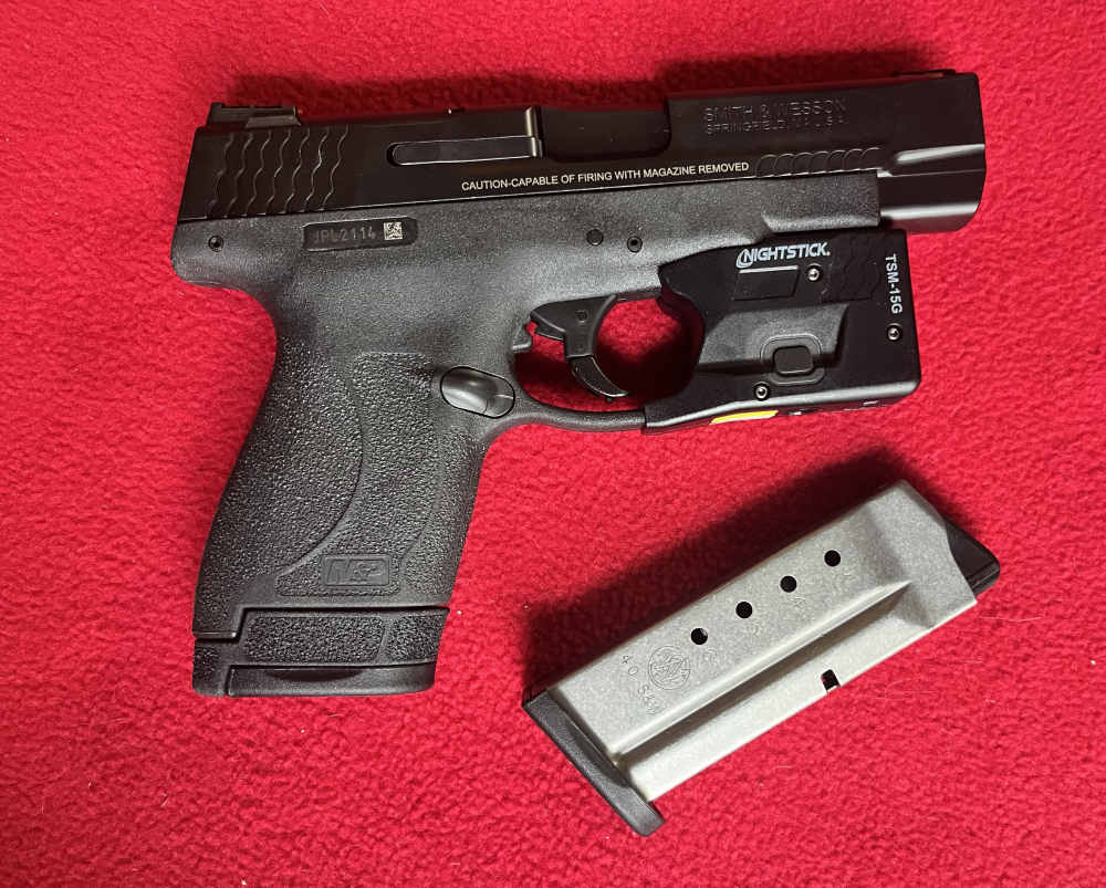 NIB - S&W Performance Center M&P40 Shield M2.0 - W/ Nightstick Light/Laser-img-1