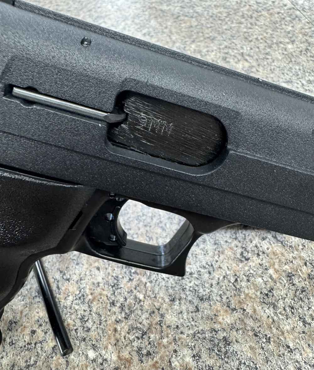 Hi-Point C9 9mm Luger Semi-Auto Pistol 3.5" Barrel 8+1 Capacity 1 Magazine-img-2