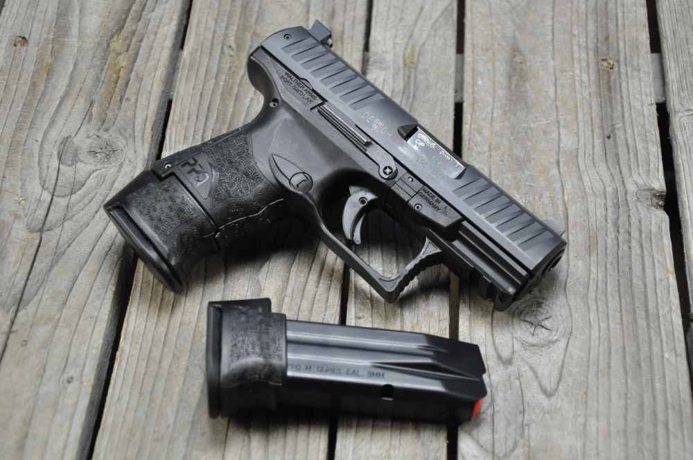 Clean Walther PPQ SC 9mm with Night Sights-img-0