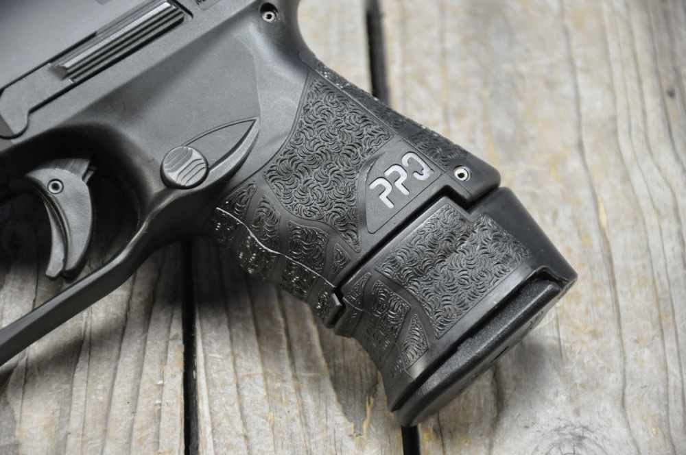 Clean Walther PPQ SC 9mm with Night Sights-img-8