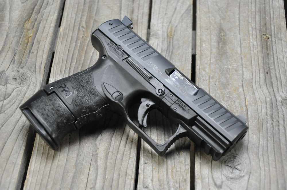 Clean Walther PPQ SC 9mm with Night Sights-img-1