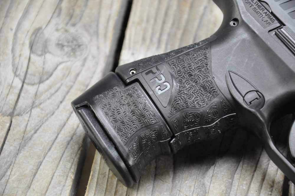 Clean Walther PPQ SC 9mm with Night Sights-img-3