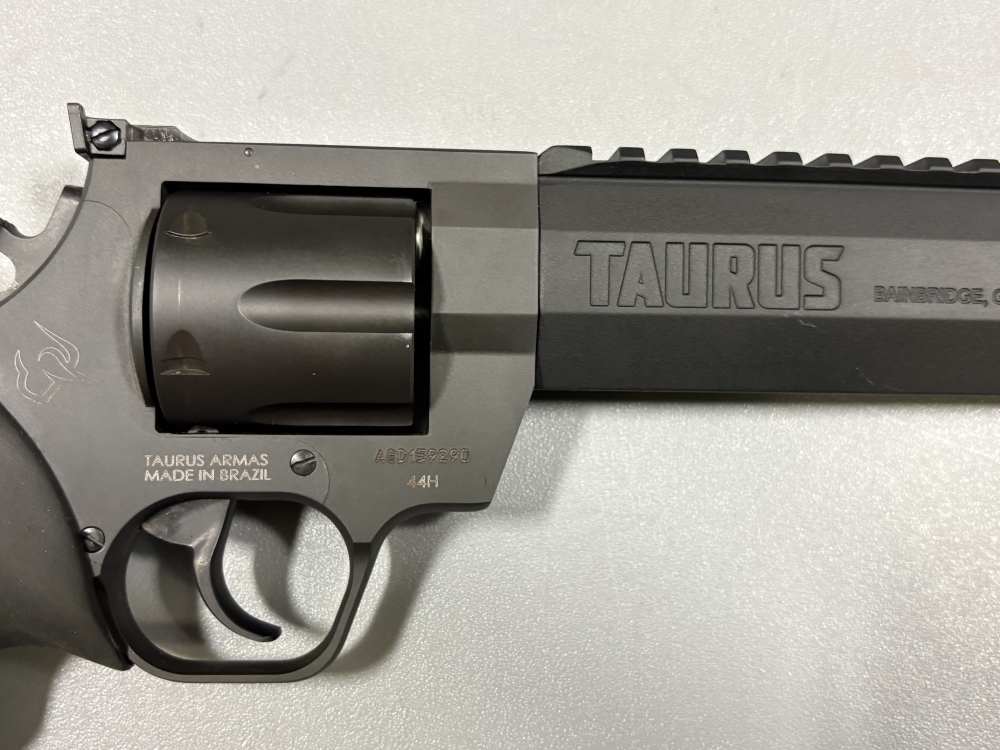 Taurus Raging Hunter 44Mag 8.37" Barrel 5Rd Used-img-16