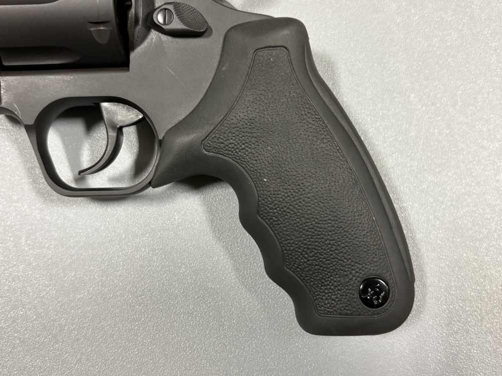 Taurus Raging Hunter 44Mag 8.37" Barrel 5Rd Used-img-3