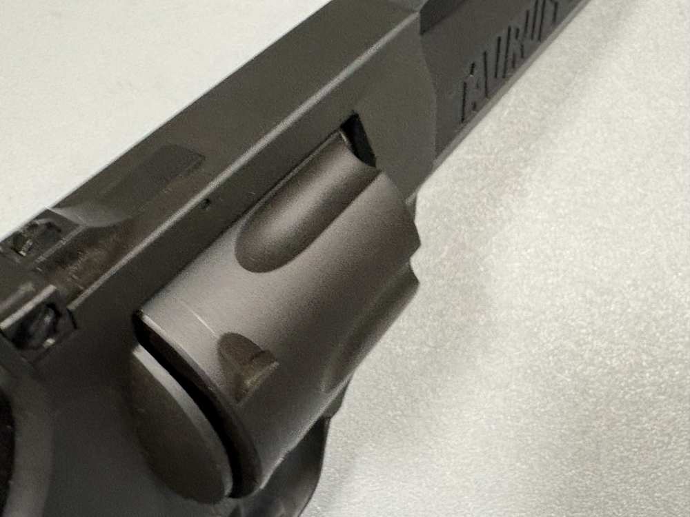 Taurus Raging Hunter 44Mag 8.37" Barrel 5Rd Used-img-22