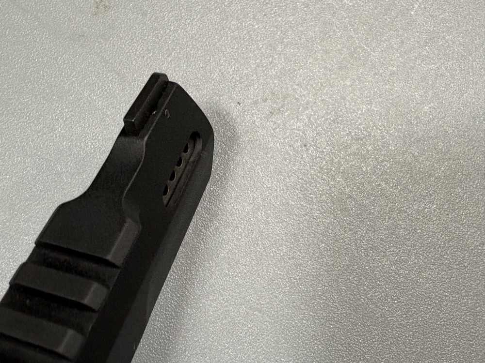 Taurus Raging Hunter 44Mag 8.37" Barrel 5Rd Used-img-27