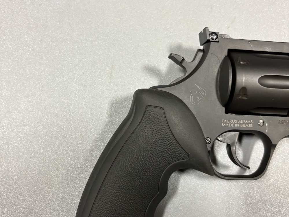 Taurus Raging Hunter 44Mag 8.37" Barrel 5Rd Used-img-14