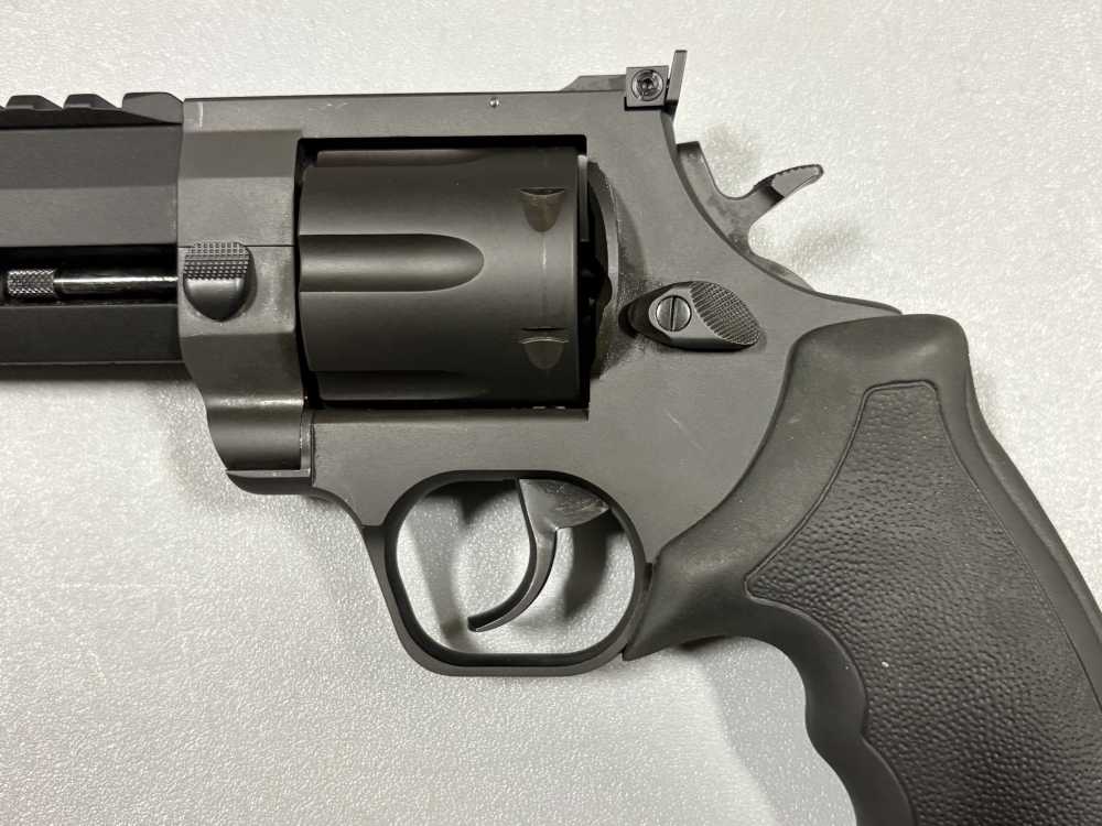 Taurus Raging Hunter 44Mag 8.37" Barrel 5Rd Used-img-5