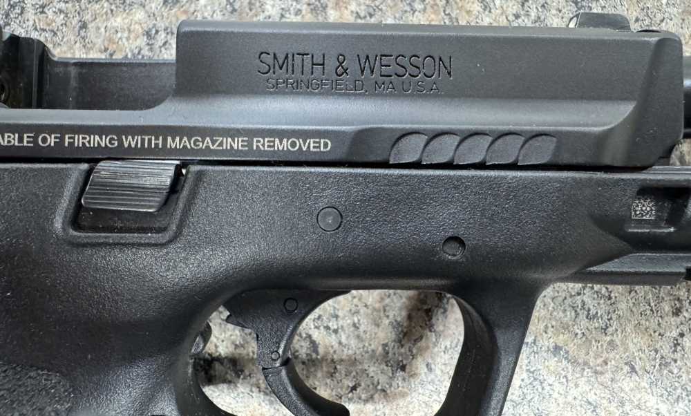 Smith & Wesson M&P9 M2.0 9mm 4" Semi-Auto Pistol – Excellent Condition-img-7