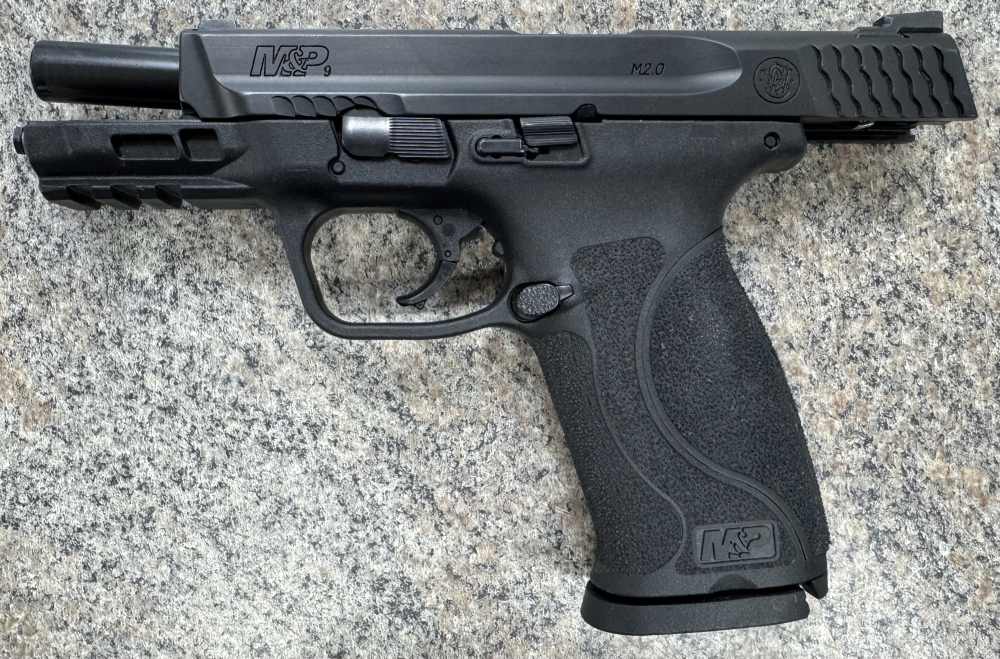 Smith & Wesson M&P9 M2.0 9mm 4" Semi-Auto Pistol – Excellent Condition-img-4
