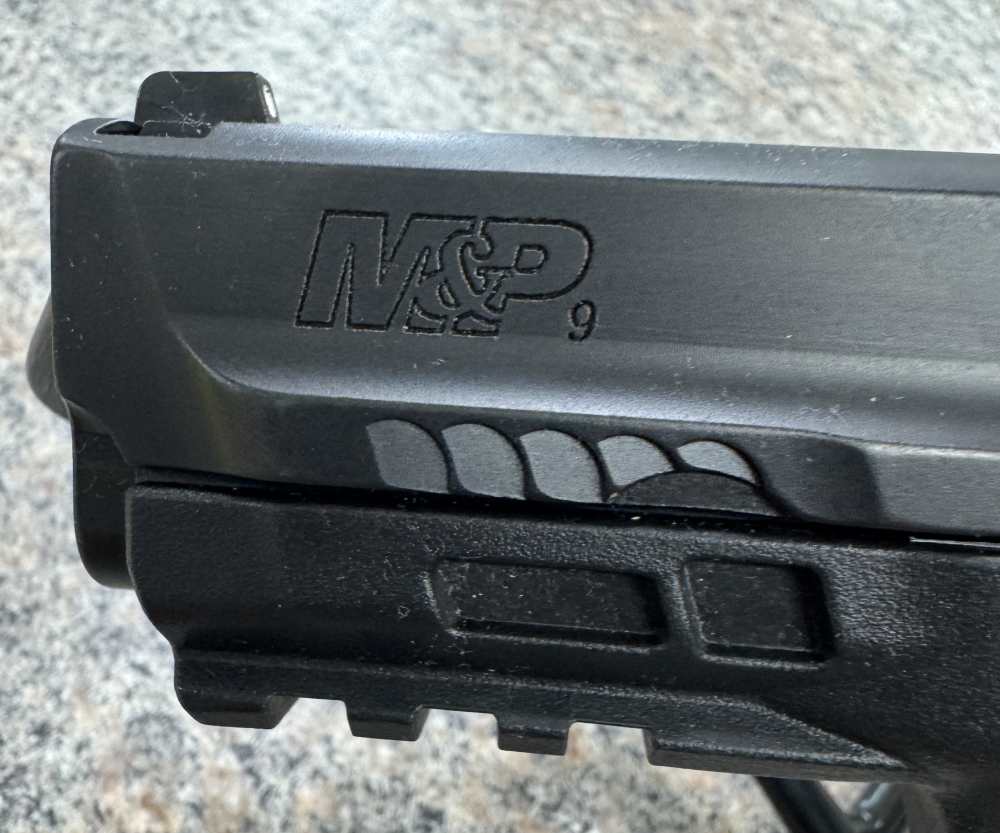 Smith & Wesson M&P9 M2.0 9mm 4" Semi-Auto Pistol – Excellent Condition-img-6
