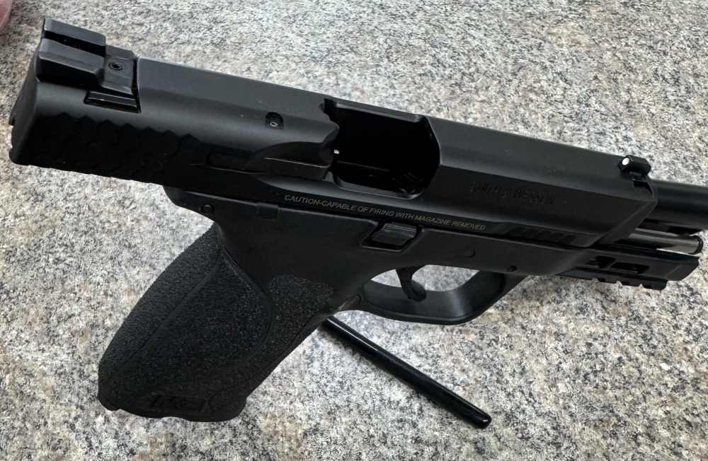 Smith & Wesson M&P9 M2.0 9mm 4" Semi-Auto Pistol – Excellent Condition-img-13