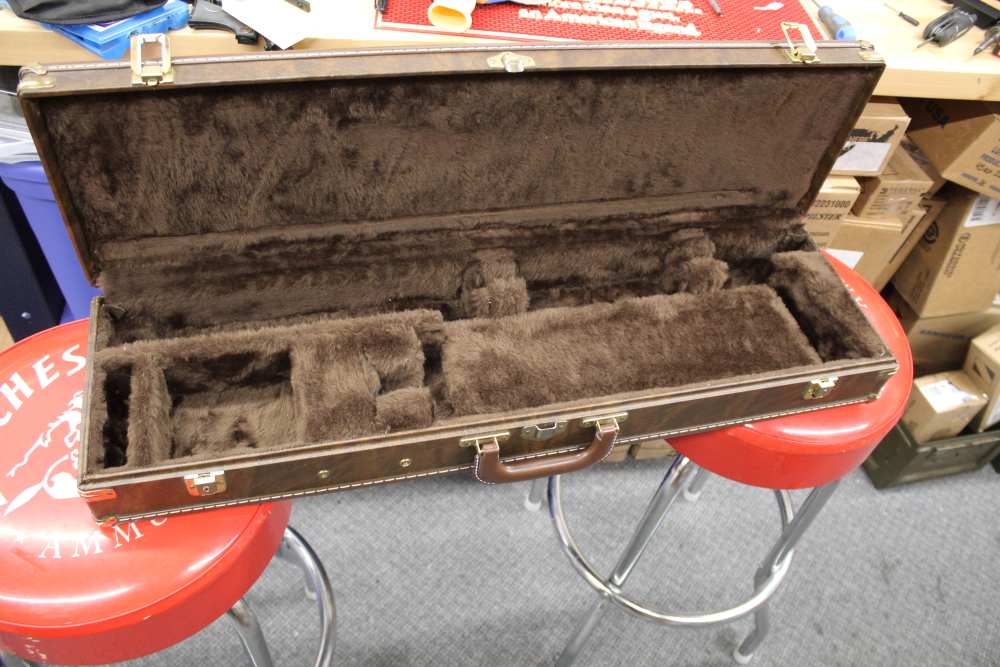 VINTAGE BROWNING HARDCASE WITH NO RESERVE 32 X 9 X 4 CASE ID 1215-img-1