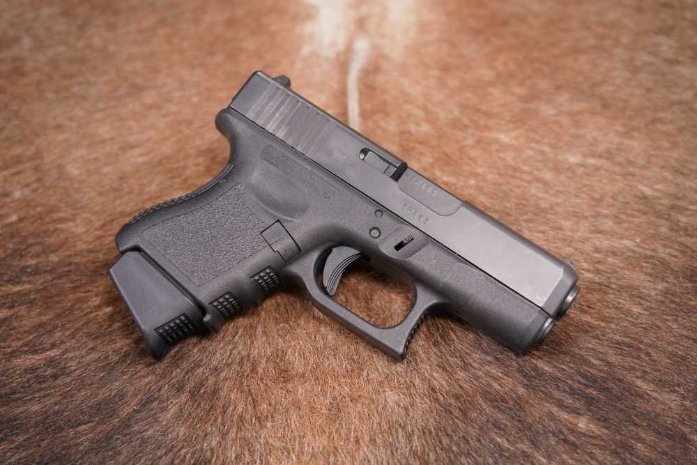 Glock Model 26 Gen 3 G26 9mm 3.43" Striker Fired Semi-Auto Pistol-img-1