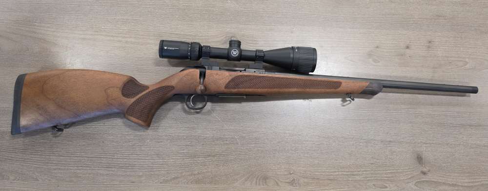 CZ-USA 600 ST1 .223 Rem Bolt Action Rifle 20" W/Vortex Scope PRISTINE-img-0