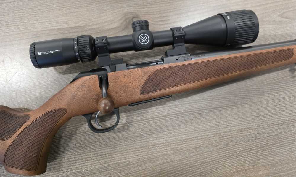 CZ-USA 600 ST1 .223 Rem Bolt Action Rifle 20" W/Vortex Scope PRISTINE-img-2