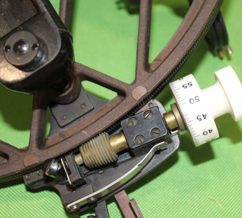World War 2 German Navy Kriegsmarine Drum Sextant w/ Box & Inspection Form-img-9