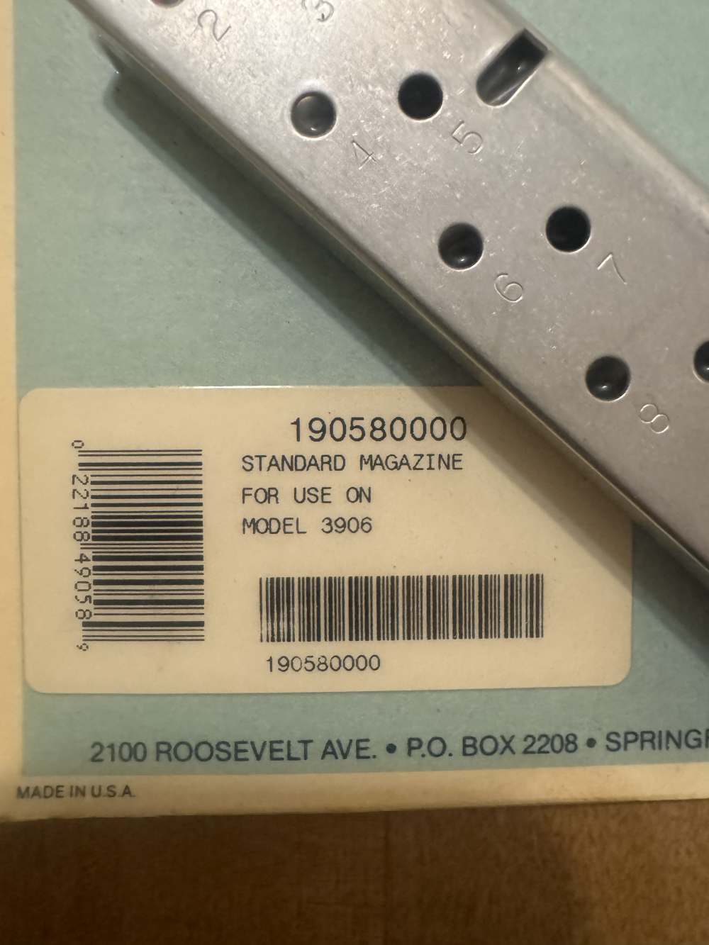 Smith & Wesson 3906 9mm magazine new vintage -img-1