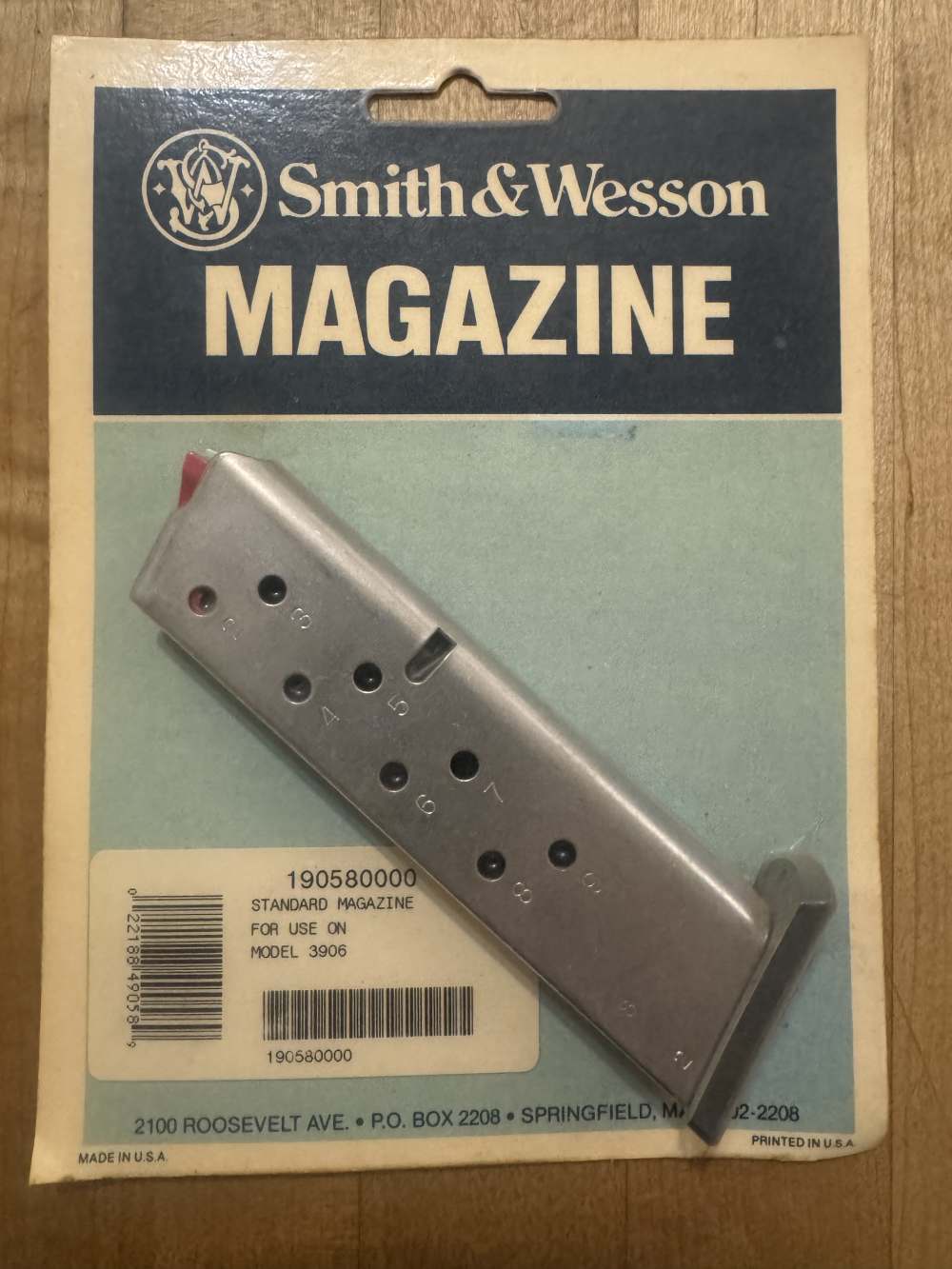 Smith & Wesson 3906 9mm magazine new vintage -img-0