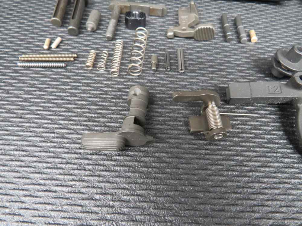 DPMS M16 FULL-AUTO LOWER RECEIVER MACHINE GUN PARTS KIT NEW-IN-BOX!-img-2
