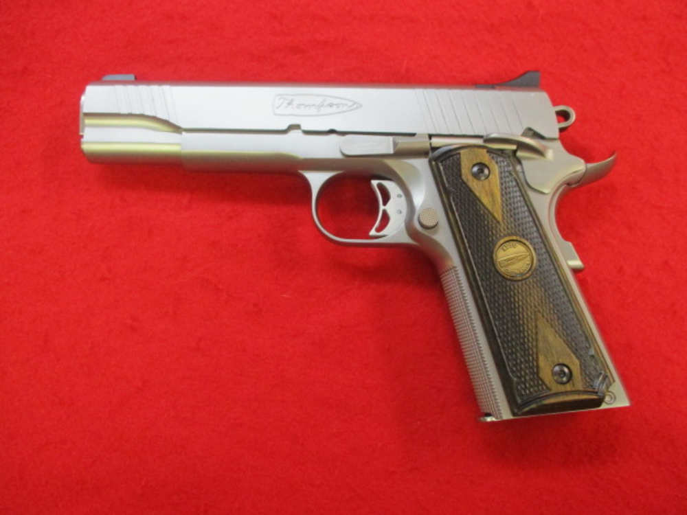 Auto Ordnance, Custom 1911 , 45ACP, Box, Like New, FREE SHIPPING-img-1