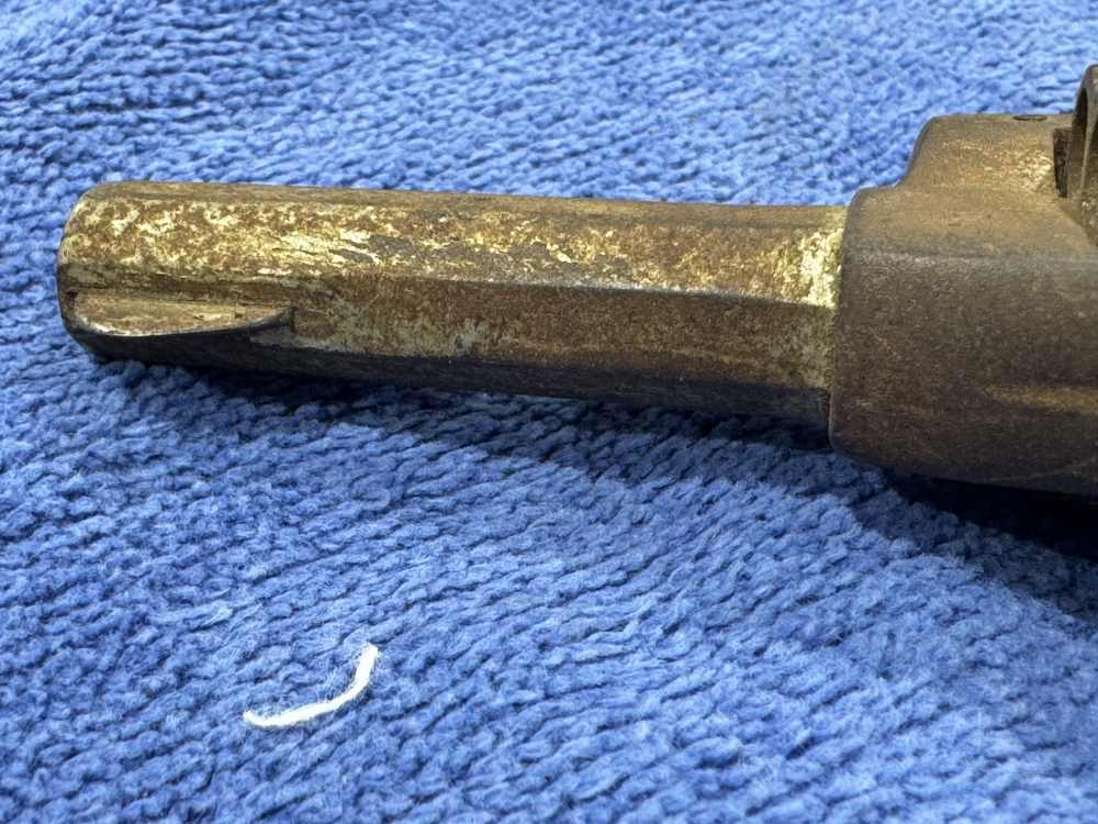 RUSTY REVOLVER UNKNOWN MAKER - ROUGHLY 22 CAL - GOOD FOR PARTS MAYBE (J-3)-img-6