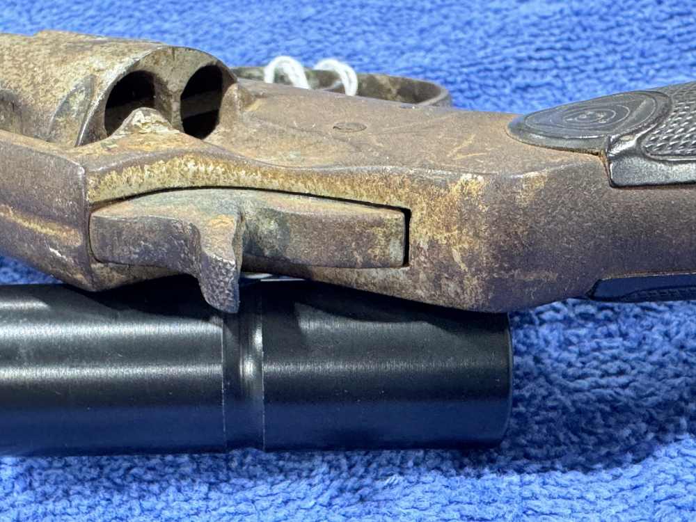 RUSTY REVOLVER UNKNOWN MAKER - ROUGHLY 22 CAL - GOOD FOR PARTS MAYBE (J-3)-img-4
