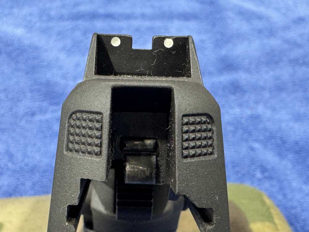 BROWNING MODEL BDM 9MM PISTOL W TWO MAGS - GREAT CONDITION (J-7)-img-9