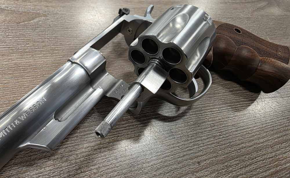 Smith & Wesson Model 629-1 .44 Magnum 8" Shot Very Little-img-10