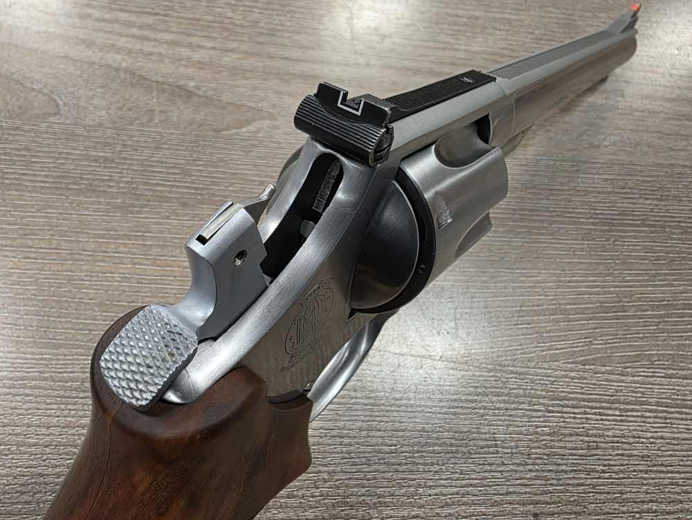 Smith & Wesson Model 629-1 .44 Magnum 8" Shot Very Little-img-11