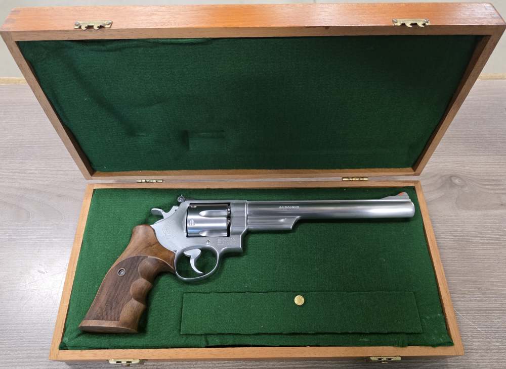 Smith & Wesson Model 629-1 .44 Magnum 8" Shot Very Little-img-0
