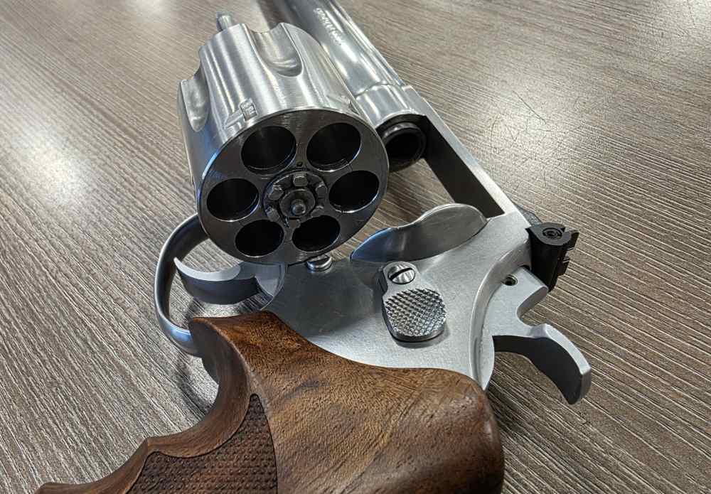 Smith & Wesson Model 629-1 .44 Magnum 8" Shot Very Little-img-9
