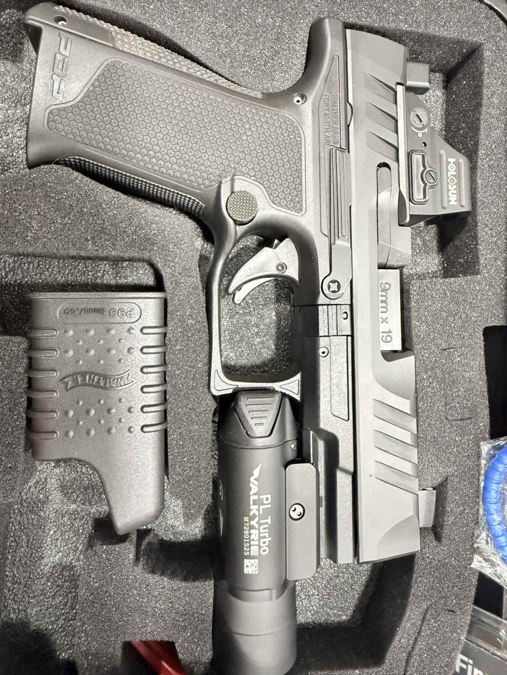 NEW Never fired Walther PDP F-Series 4" Holosun 507C Olight DPM Tri + 3 mag-img-3