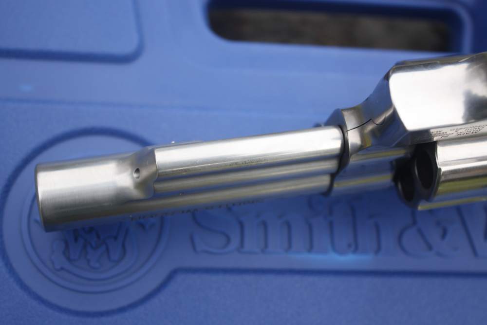 Smith & Wesson Model 629-6 44 mag 4" stainless NICE!-img-15