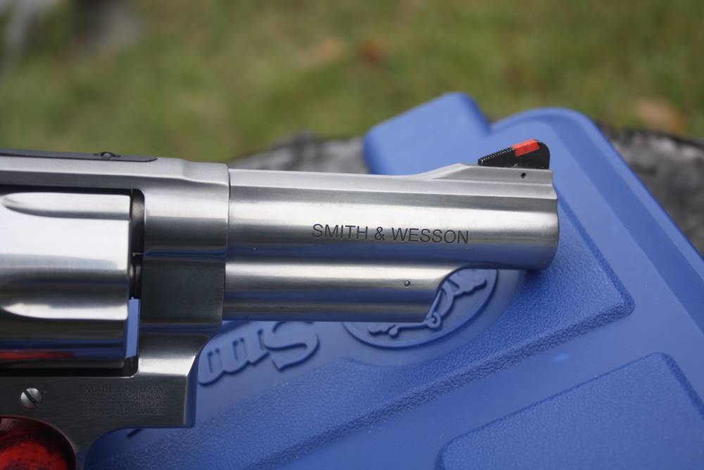 Smith & Wesson Model 629-6 44 mag 4" stainless NICE!-img-8