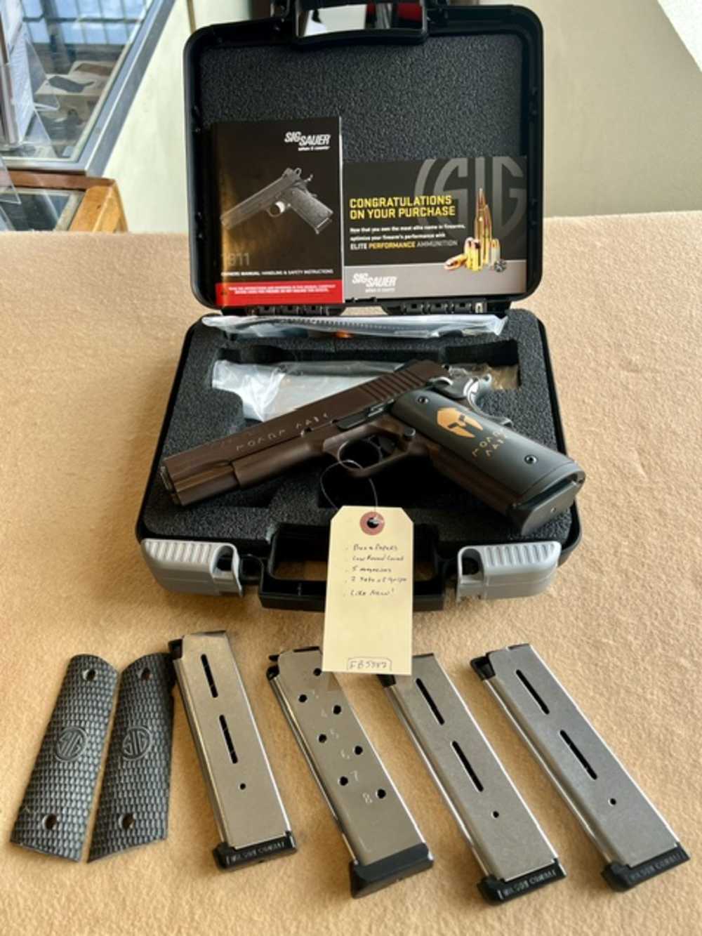 SIG SAUER 1911 MOLON LABE .45ACP - LIKE NEW!-img-8
