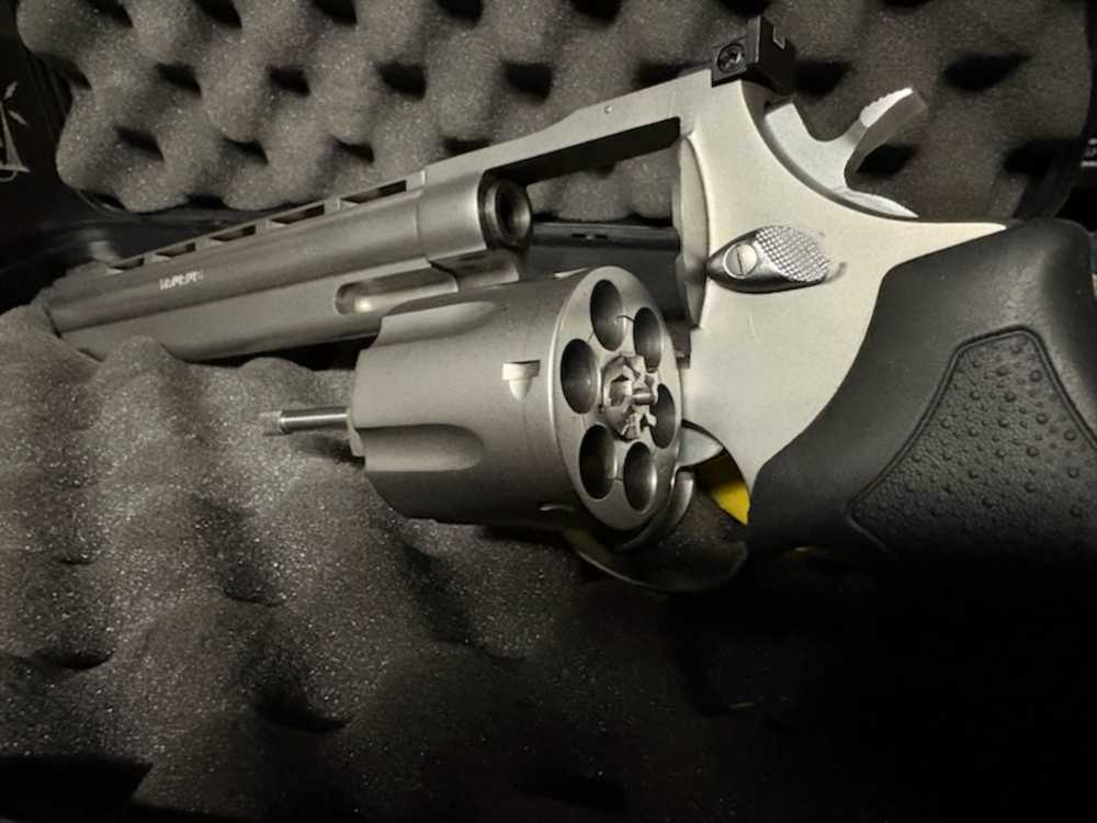 Taurus Model 44 Stainless .44 Mag-img-2