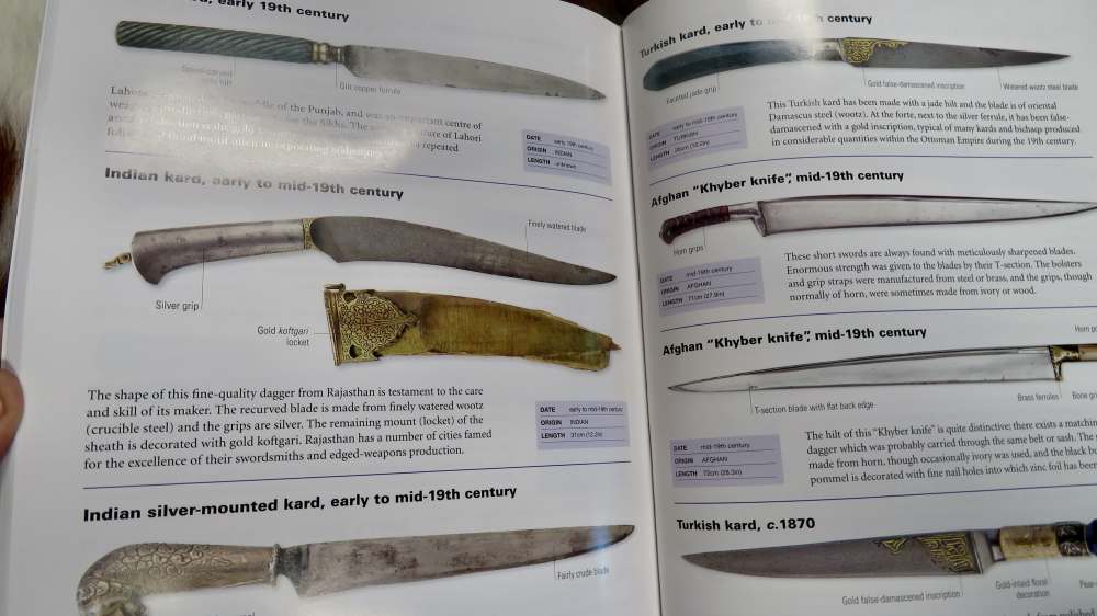 The Illustrated Encyclopedia of Knives, Daggers & Bayonets-img-9