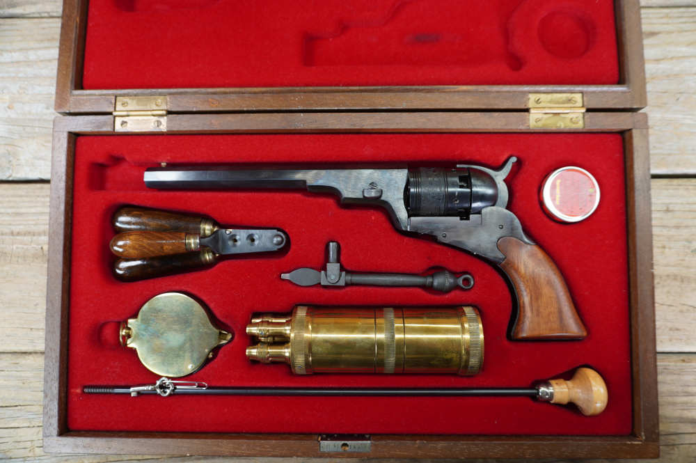 Colt 1836 Texas Paterson 7.5in w/ tools and accessories in display case -img-5