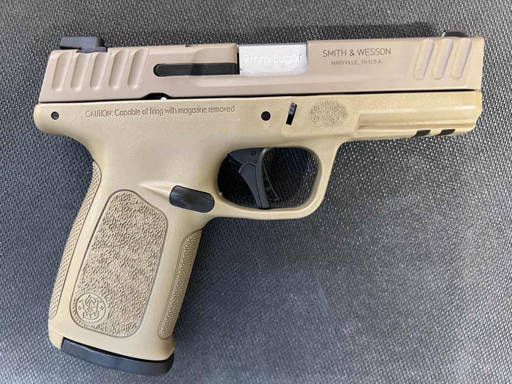 Smith & Wesson SD9 2.0 EDC Bundle w/ Knife and Watch 9mm Luger 16+1 4" FDE -img-2