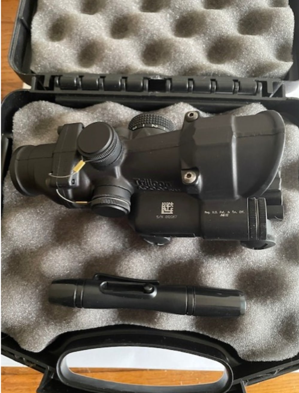 Trijicon ACOG 4x32 LED Red Crosshair 300 Blackout-img-1